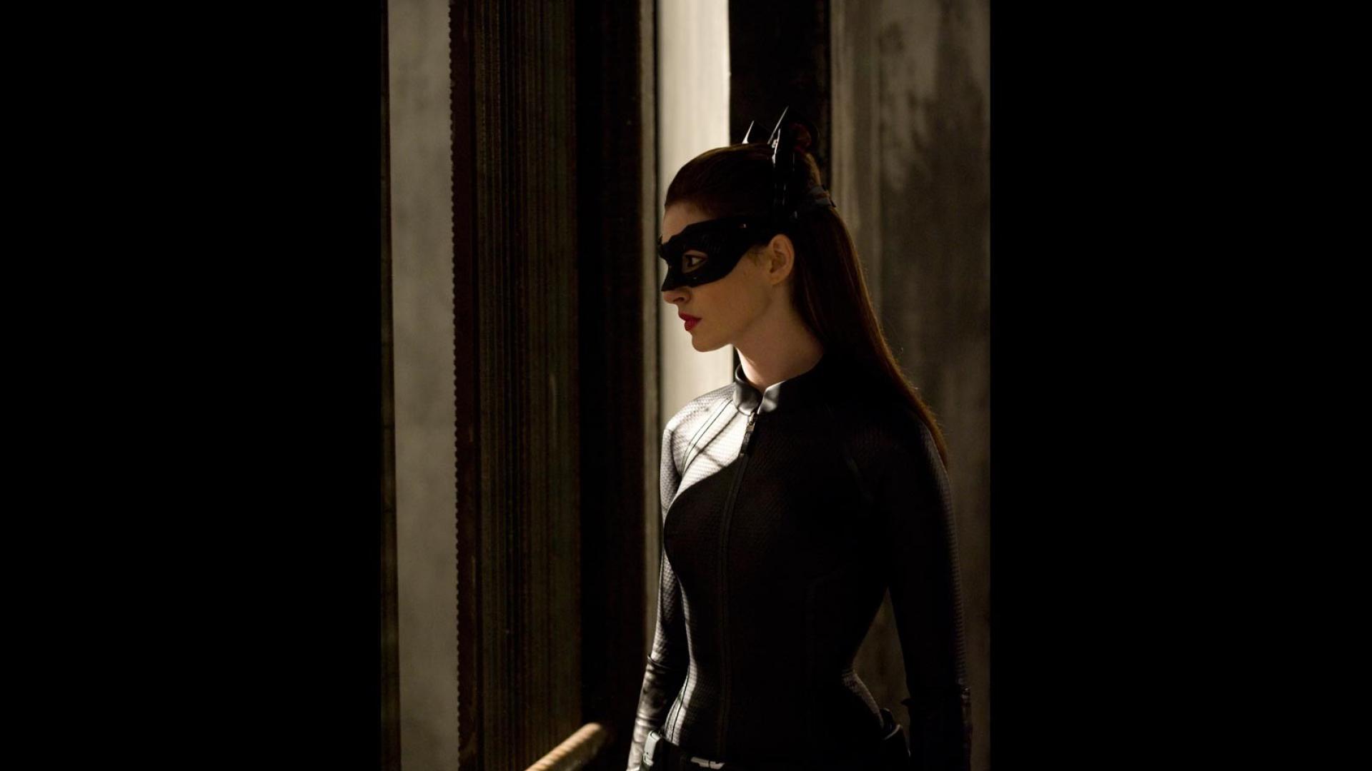 Anne hathaway catwoman batman the dark knight rises wallpaper HD 1920x1080.