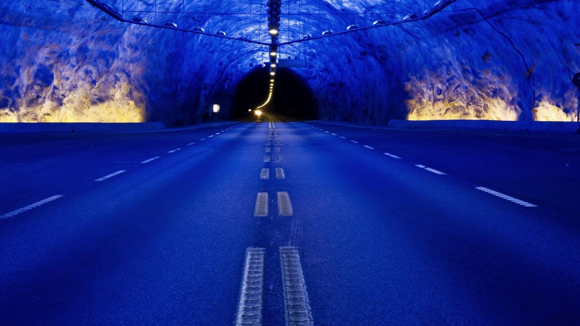 Включи синий дорог. Подводный тоннель Пусан. Голубая дорога. Автомобильный тоннель. Красивый тоннель.
