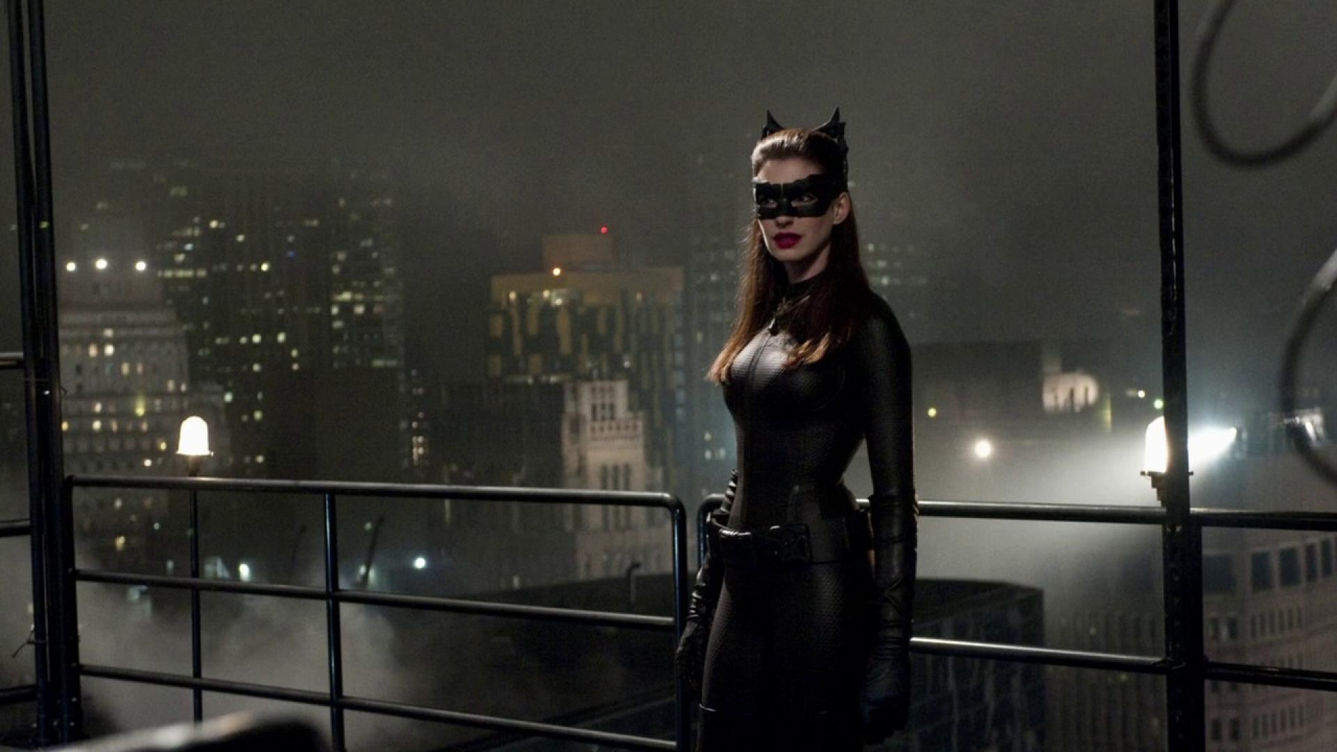 Anne Hathaway Catwoman Batman The Dark Knight Rises Wallpaper 111448 Anne Hathaway Catwoman Batman The Dark Knight Rises Wallpaper 111448