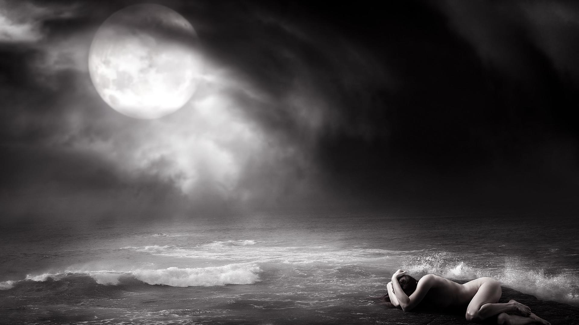 Луна туман песня. Raikaho туман. Я помню она клялась под луной. Портрет на фоне Луны в тумане фотографии. Девушка в белом ночь Луна.