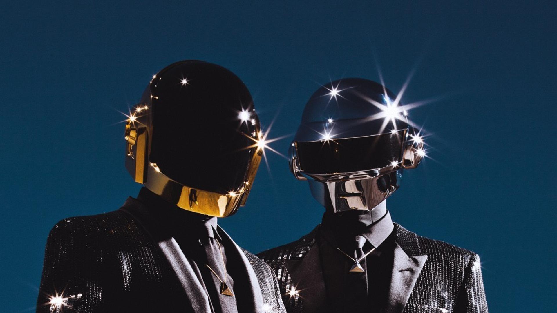 Включи get lucky. Daft Punk. Daft Punk 1993. Дафт панк обложки. Дафт панк ретровейв.