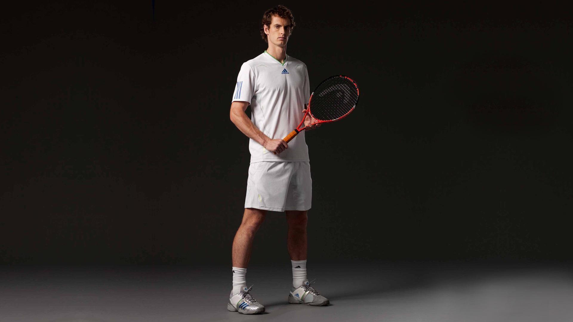 Теннис игроки мужчины. Роджер Федерер в полный рост с ракеткой. Теннис референс. Большой теннис. Теннисист в полный рост.