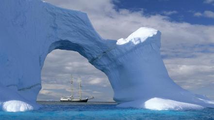 Antarctic Sailing wallpaper