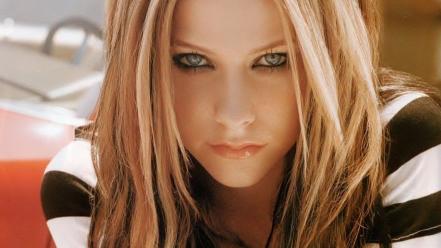 Blondes avril lavigne singers faces wallpaper