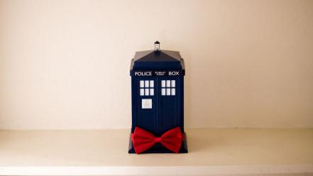 Tardis bows doctor who objects wallpaper