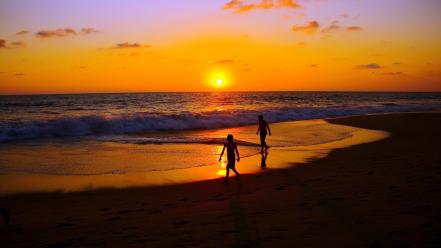 Sunset beach couple wallpaper