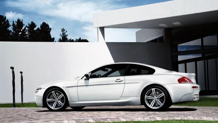 M6 White Left Side wallpaper