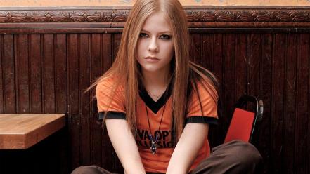 Avril lavigne celebrity singers sitting canadian frown wallpaper