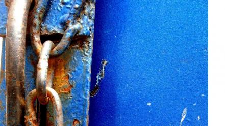 Abstract blue photographers street art chains locks india wallpaper