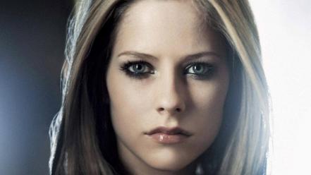 Avril Lavigne Face wallpaper