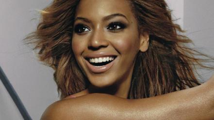Beyonce Knowles Happy Face wallpaper