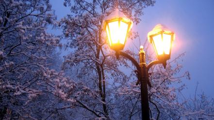 Winter snow lanterns wallpaper