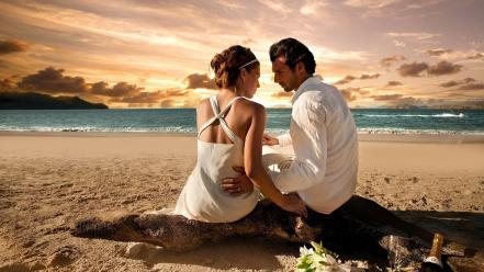 Love beach couple wallpaper