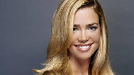 Denise Richards Hair wallpaper