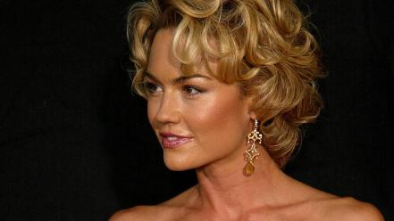 Kelly Carlson wallpaper