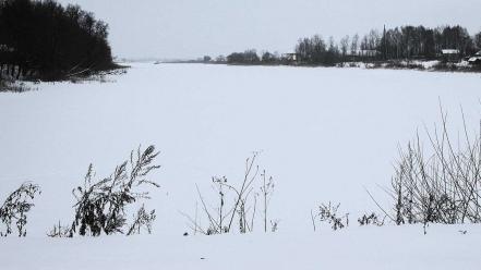 Snow minimalistic cold russia wind lakes december wallpaper