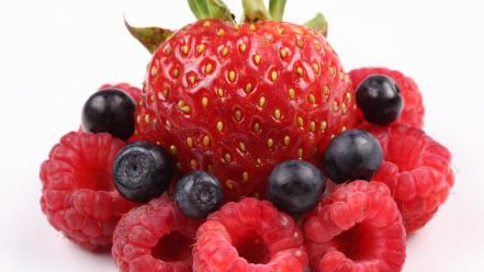 Fruits food raspberries strawberries blueberries wallpaper