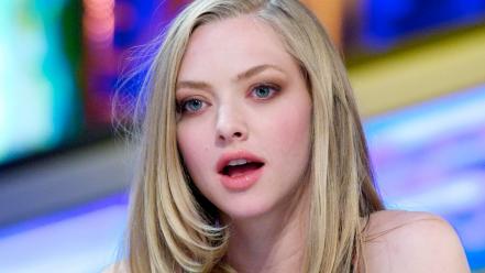 Amanda Seyfried At El Hormiguero wallpaper