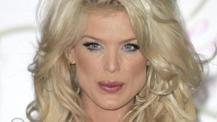 Victoria Silvstedt Face wallpaper