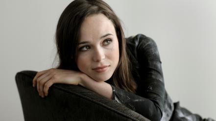 Women ellen page wallpaper