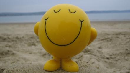 Funny happy sand sea smiley wallpaper