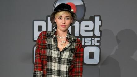 Miley cyrus actress singers wallpaper