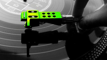 Color splash green turntables wallpaper