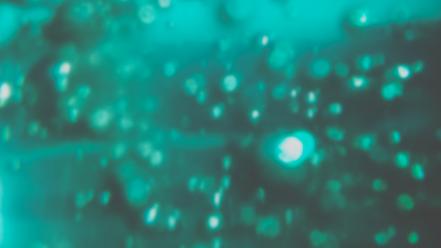 Green water blue blurred drops wallpaper