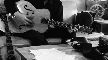 Johnny cash monochrome guitarists musicians wallpaper