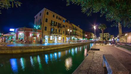 Night lights italy cities garda wallpaper