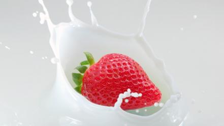 Strawberry milk splash wallpaper