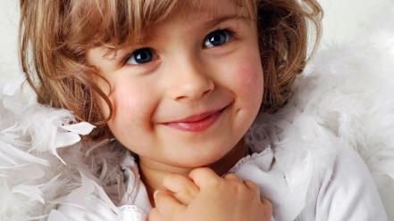 Little girl cute face wallpaper