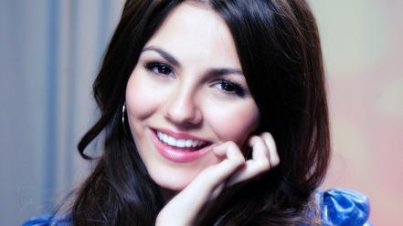 Victoria justice sweet smile wallpaper