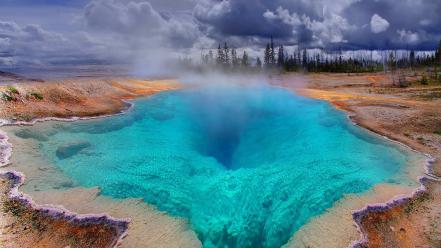 Geyser national park wyoming yellowstone clouds wallpaper