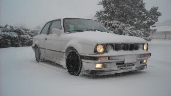 Snow bmw e30 325ix wallpaper