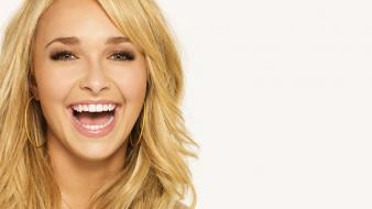 Hayden Panettiere Smile wallpaper