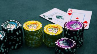 Casino games poker chips wallpaper