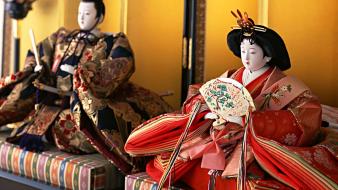 Japanese dolls clothes traditional wallpaper