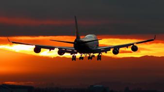 Sunset aircraft evenings aviation boeing 747 landing gear wallpaper