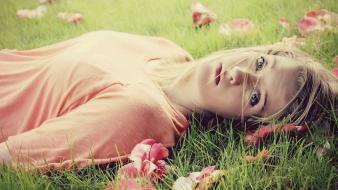 Blue leaves grass lips lying down faces wallpaper