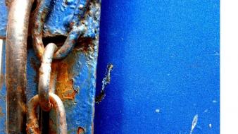 Abstract blue photographers street art chains locks india wallpaper