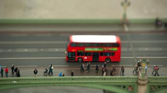 London bridges bus tilt-shift wallpaper