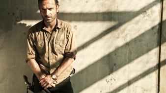 Tv series yard andrew lincoln zombie apocalypse wallpaper