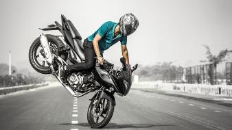 Sports pulsar motorbikes acrobatics stunt indian tricks wallpaper