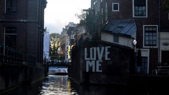 Water graffiti buildings amsterdam window panes cities wallpaper