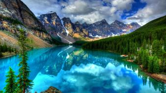 Beautiful blue lake wallpaper