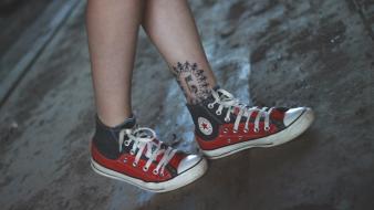 Shoes converse sneakers all star body parts wallpaper