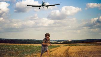 Aircraft running children wallpaper