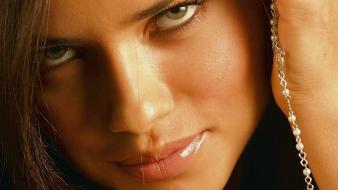 Adriana lima face wallpaper