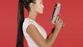 Angelina jolie weapon wallpaper